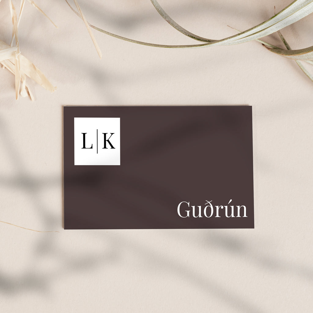 Plum ∙ Name Cards - Bergmann Studio